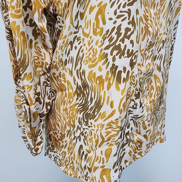 Robert Graham Zebra Print Silk Blouse Size L Orange Tab Sleeves Button Up Office - Picture 7 of 16